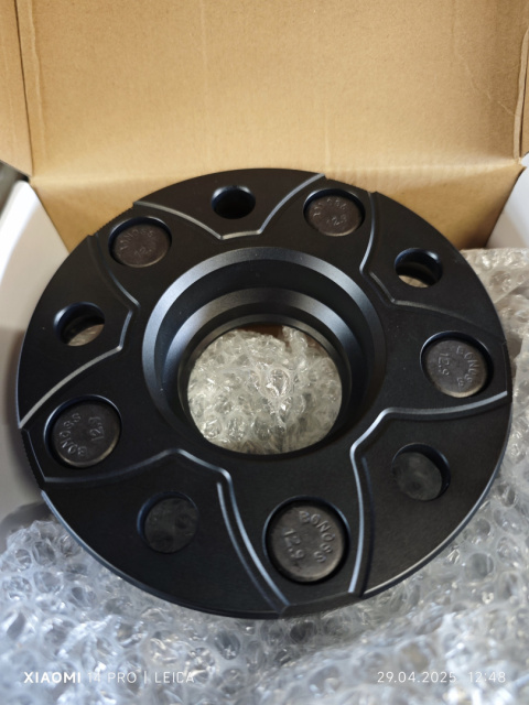 Dystans koła PCD: 5x114.3 T: 25.0 mm (2 szt.) Dystans koła PCD: 5x114.3 T: 25.0 mm (2 szt.)